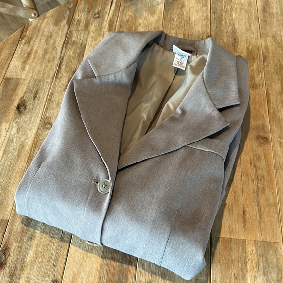 L.L. Bean women’s gray blazer, size 14 - Picture 2 of 10